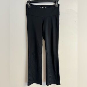 New Balance Flare Yoga Pants in black. Size XS/S